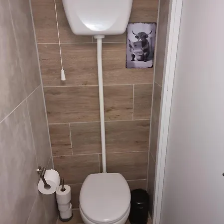 아파트 Logeren Bij Sabine En Jw *